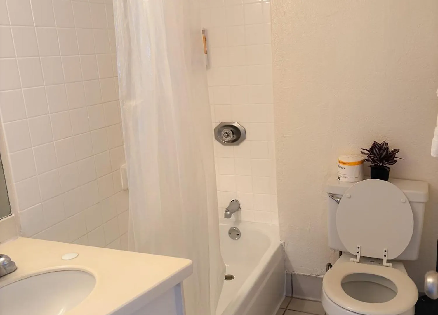 Hawaiian Monarch 2508 Condo Гонолулу США